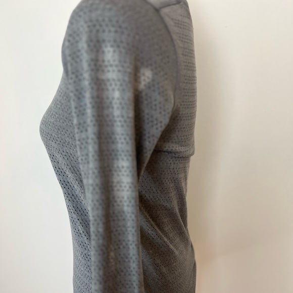 lululemon breeze by long sleeve - Picture 4 of 4